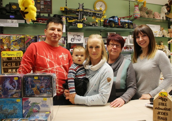 Spielwaren-Fassbinder-Team.jpeg