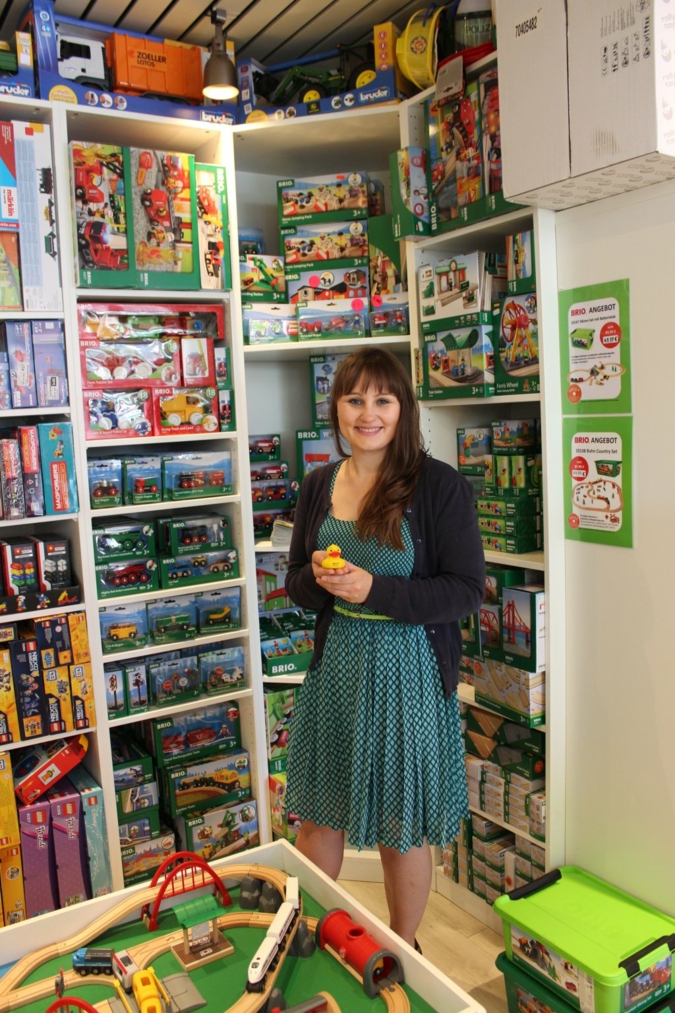 Jennifer-Boden-Spielzeug-Ente.jpg