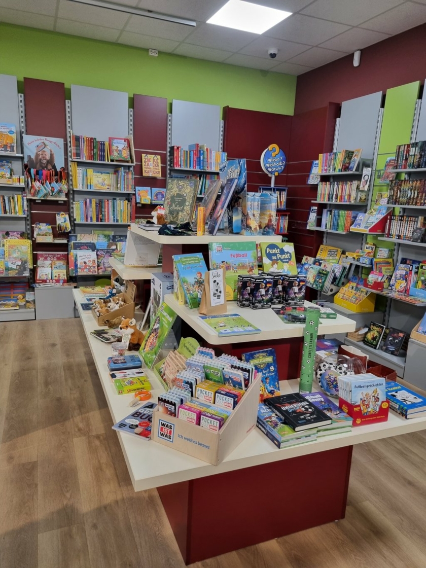 Fachgeschaeft-HUM-Buecherecke.jpg