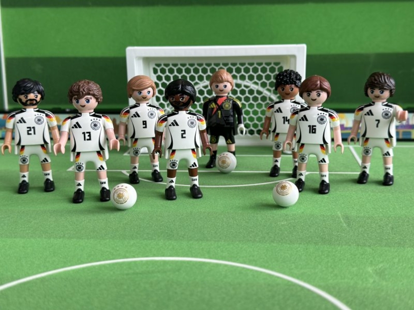 Playmobil-Fussball.jpeg