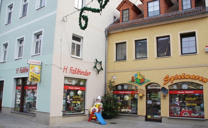 Spielwaren-Fassbinder-aussen.jpeg