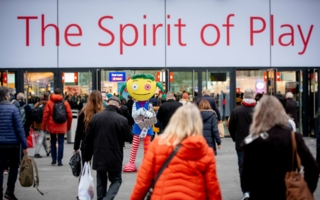 Spielwarenmesse-Eingang.jpeg