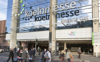 Eingang-zur-Koelnmesse.jpg
