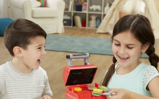 Hasbro-Grillstation-Play-Doh.jpg