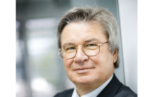 Porträt_Prof. Klaus Fischer quer