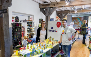 moses.Verlag_Mitarbeiter verschenkt