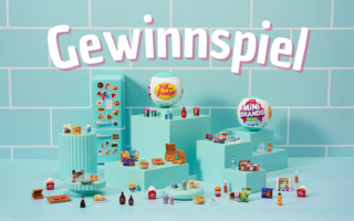 Gewinnspiel „Mini Brands Fill the Fridge“ Titel Copyright Zuru