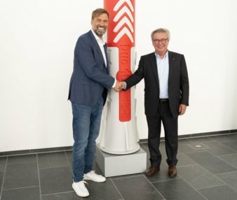 Juergen-Klopp-und-fischer-Chef.jpg