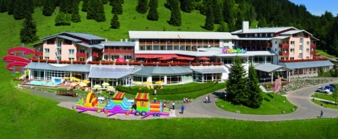 Hotelansicht-Kinderhotel.jpg