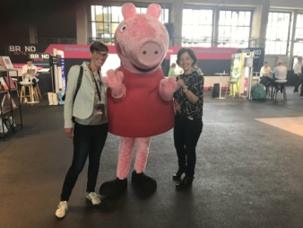 Iris-und-Kerstin-mit-Peppa.jpeg