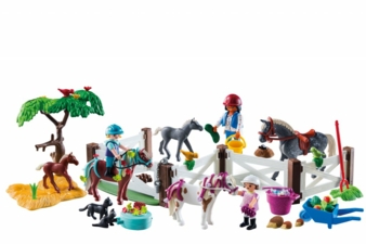 Playmobil-Reiterhof.jpg